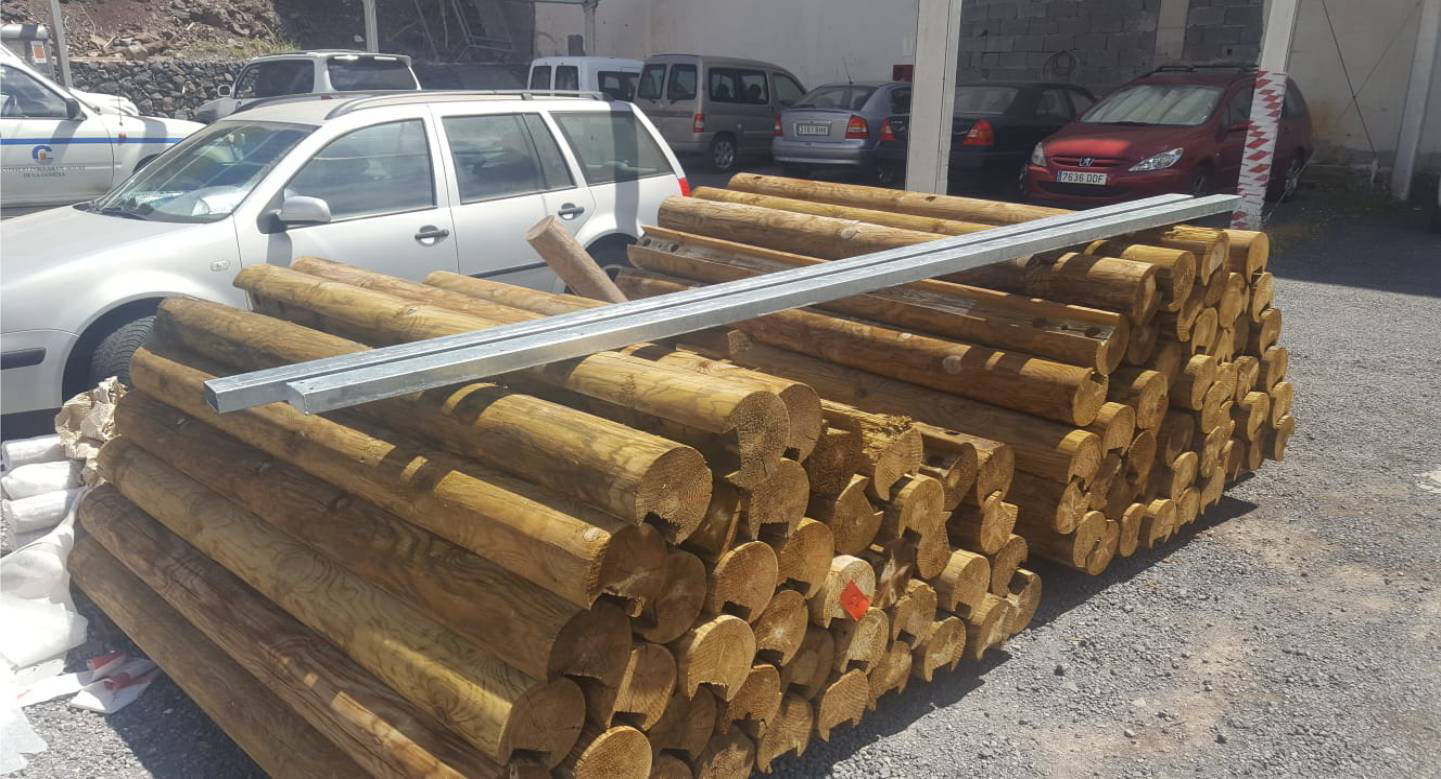 Suministro de barrera de seguridad vial para carreteras en isla de la Palma